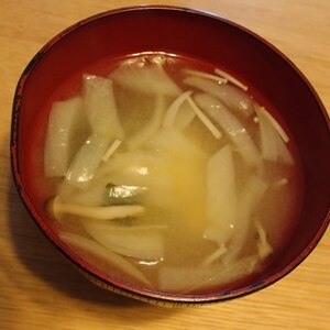 生姜入り☆豆腐、きのこ、玉ねぎの味噌汁